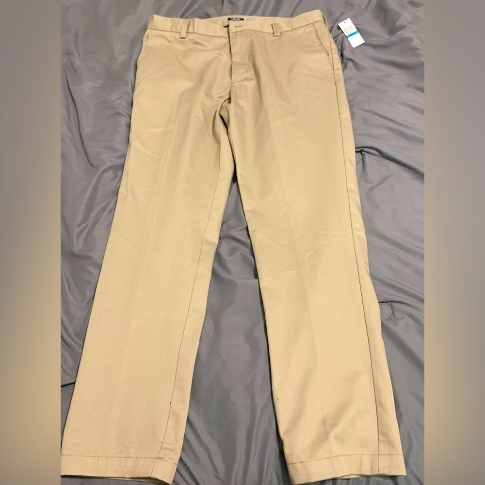 NWT Men’s IZOD Slim Fit Flat American Chino Size:36x32